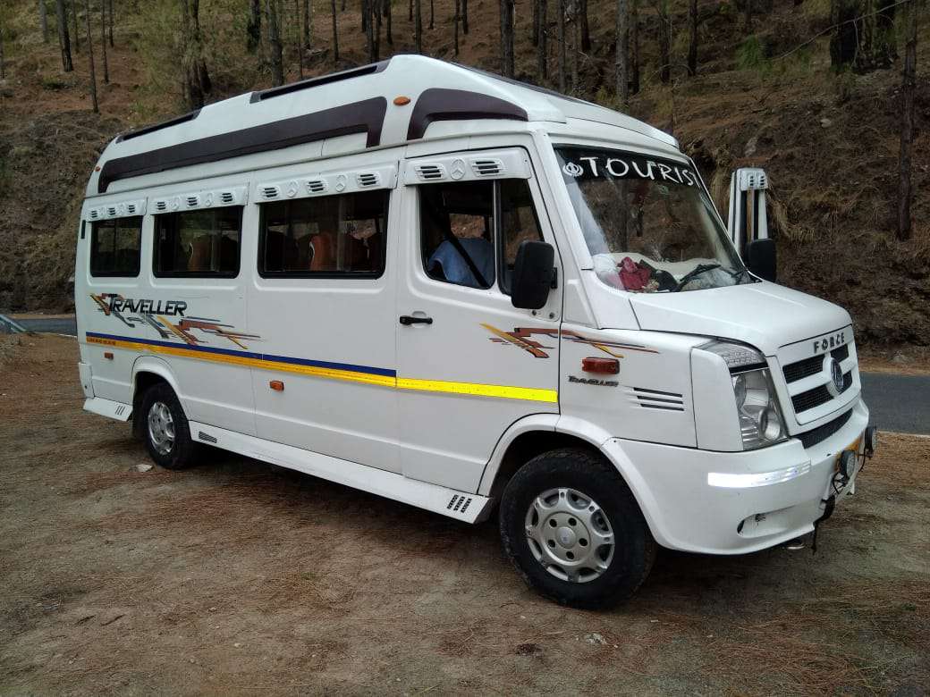 9 Seater Tempo Travellers